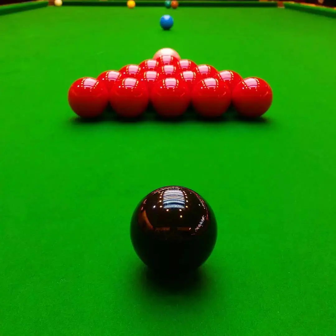 2023斯诺克英国公开赛第二轮：丁俊晖VS朱利安·勒克莱克的巅峰对决与台球传奇